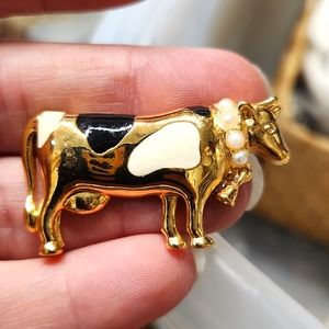 Marvella vintage cow pin.
